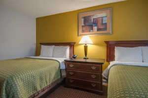2 Queen Bedroom at Vagabond Executive Inn